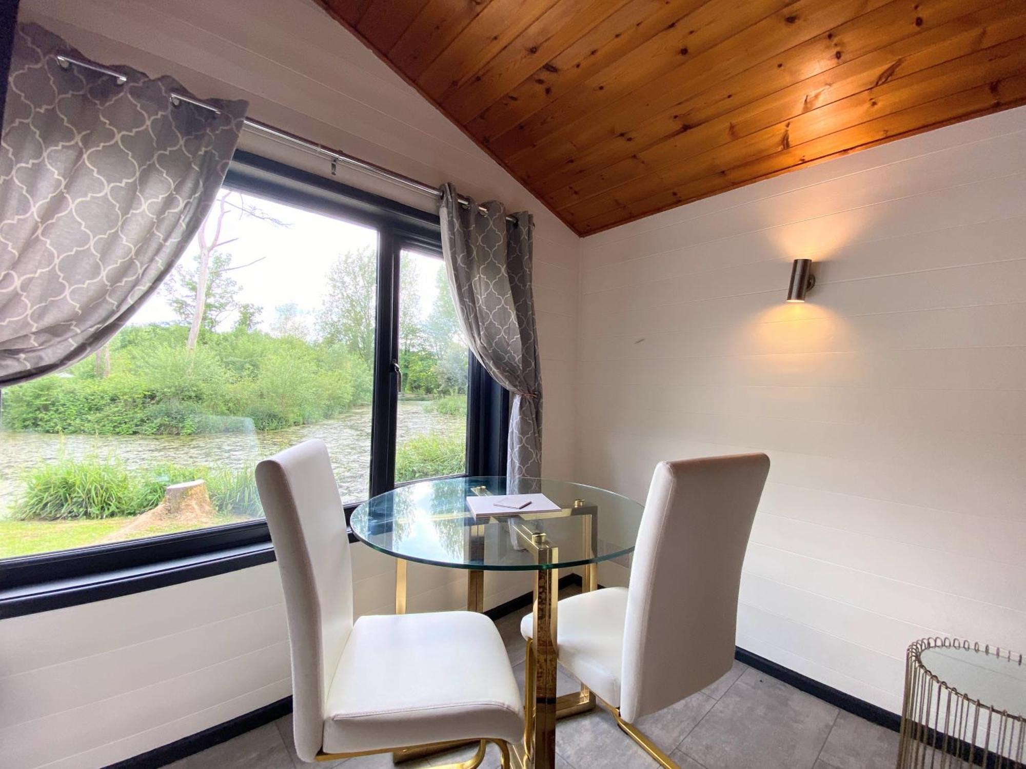 Villa Magpie 2 Hot Tub HuntersMoon-Warminster-Longleat-Wiltshire Exterior foto