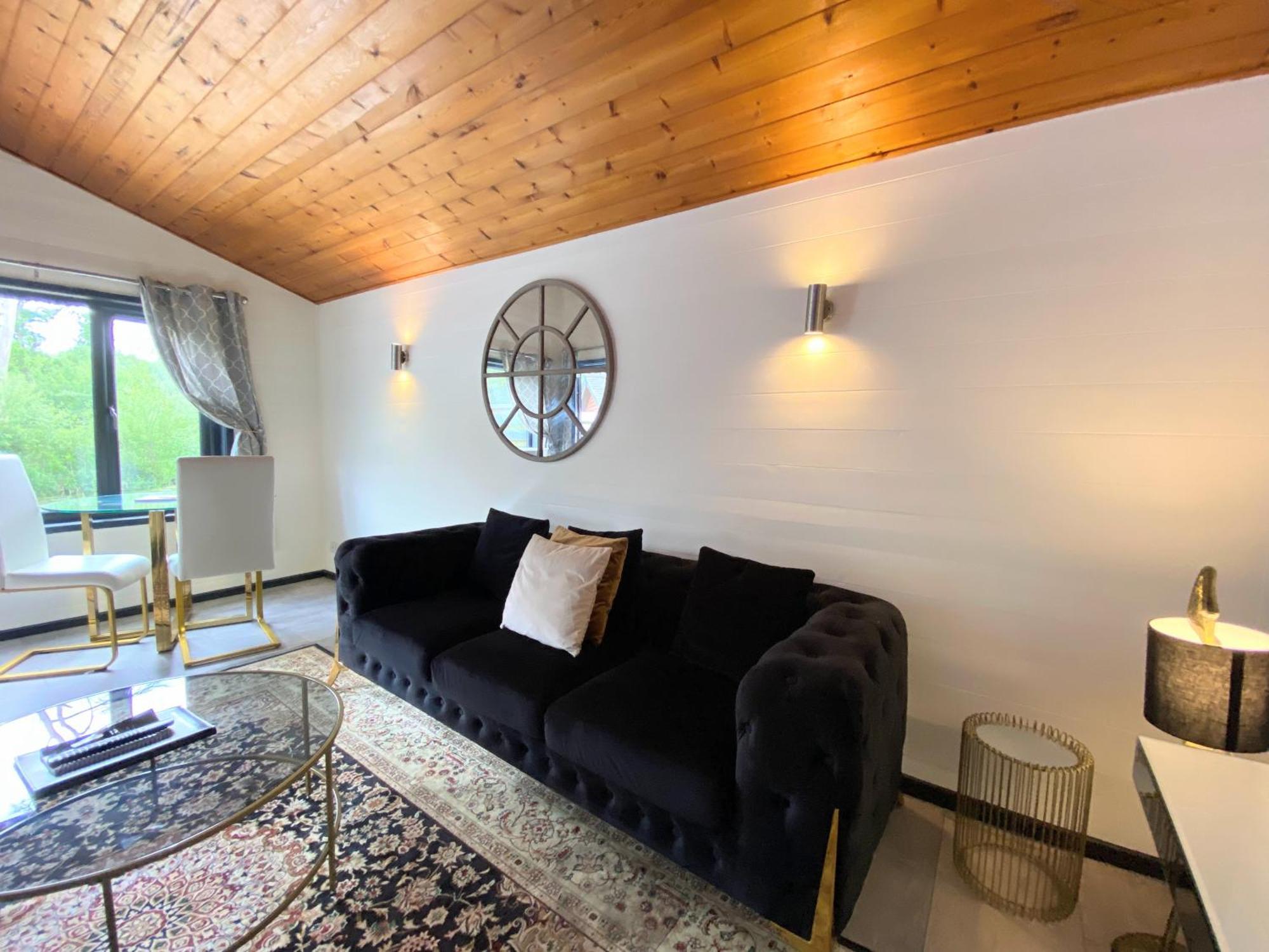 Villa Magpie 2 Hot Tub HuntersMoon-Warminster-Longleat-Wiltshire Exterior foto